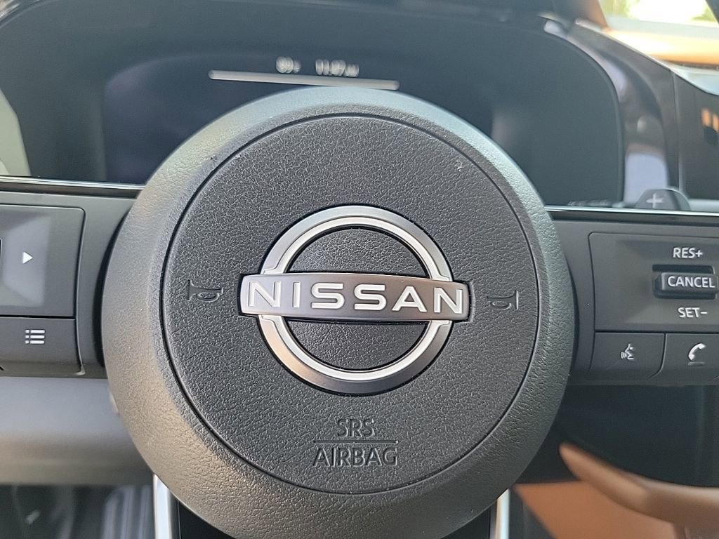 Used 2022 Nissan Pathfinder Platinum w/ Cargo Package FWD image 24