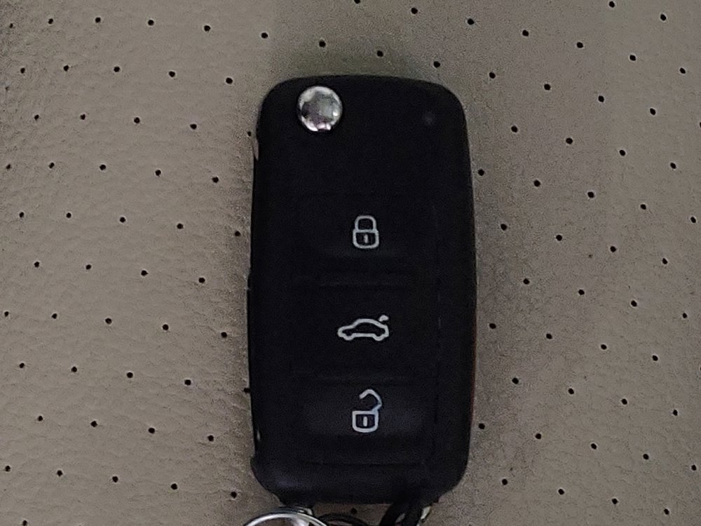 Used 2016 Volkswagen Tiguan SE image 32