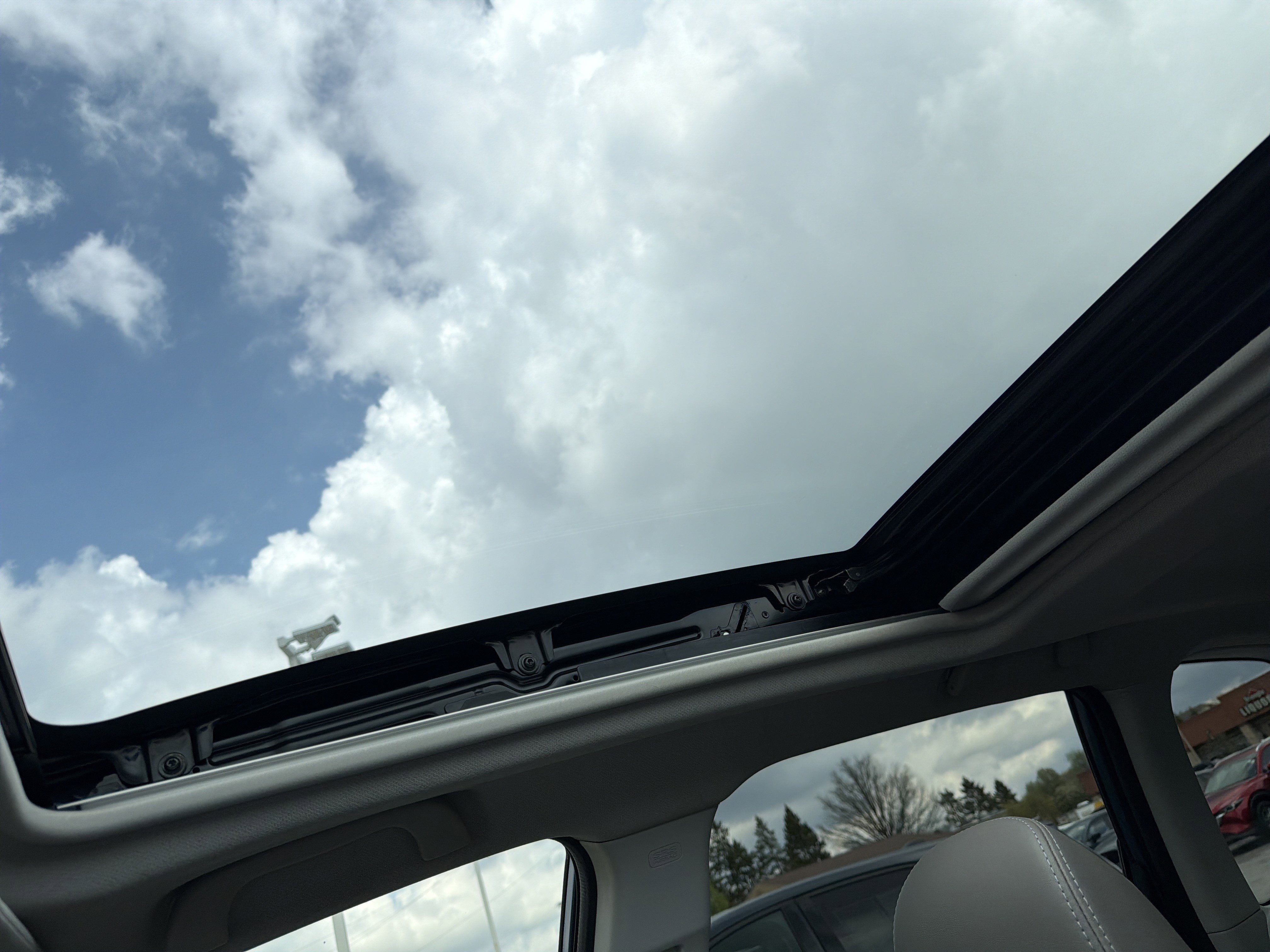 Used 2016 Subaru Forester 2.5i Limited image 41