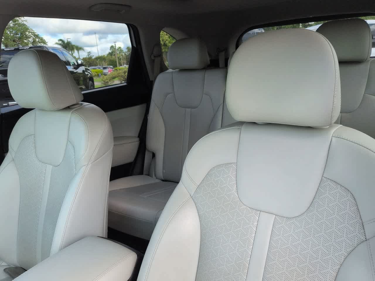 Used 2023 Kia Sorento S w/ Panoramic Sunroof Package FWD image 8