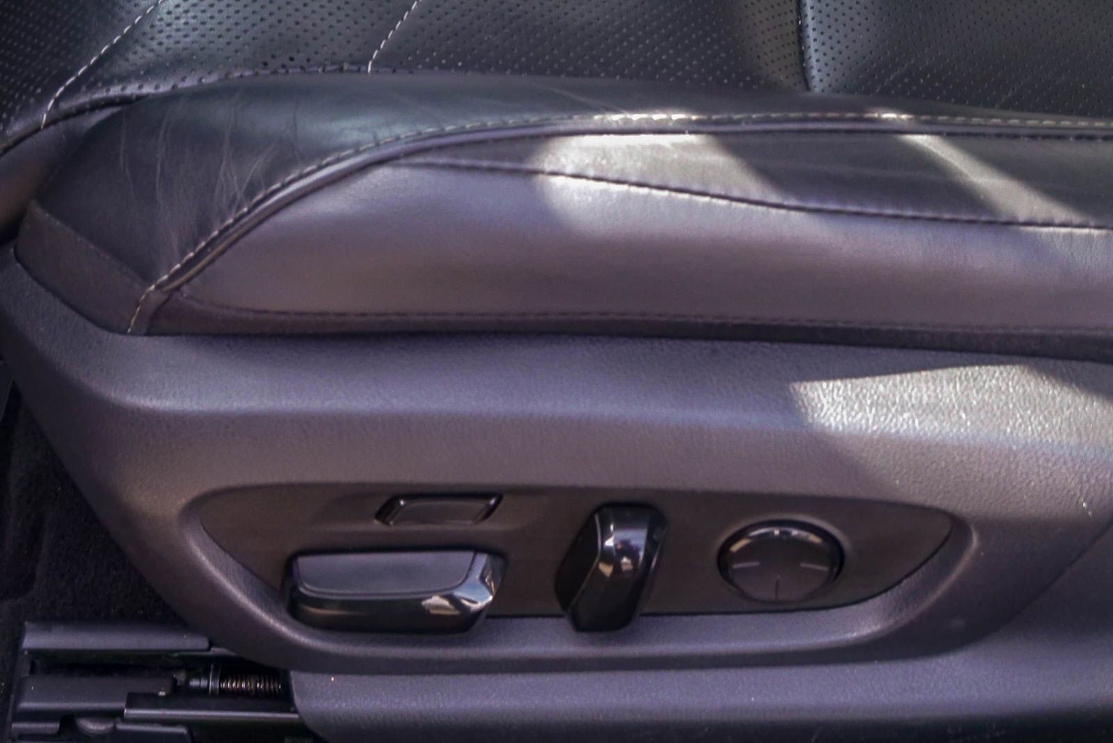 Used 2019 Lexus ES 300h w/ Accessory Package 2 image 20