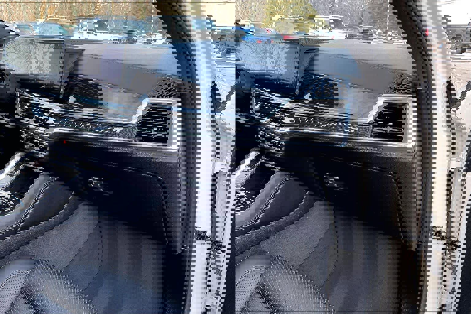 Certified 2024 BMW X6 xDrive40i w/ Premium Package image 19