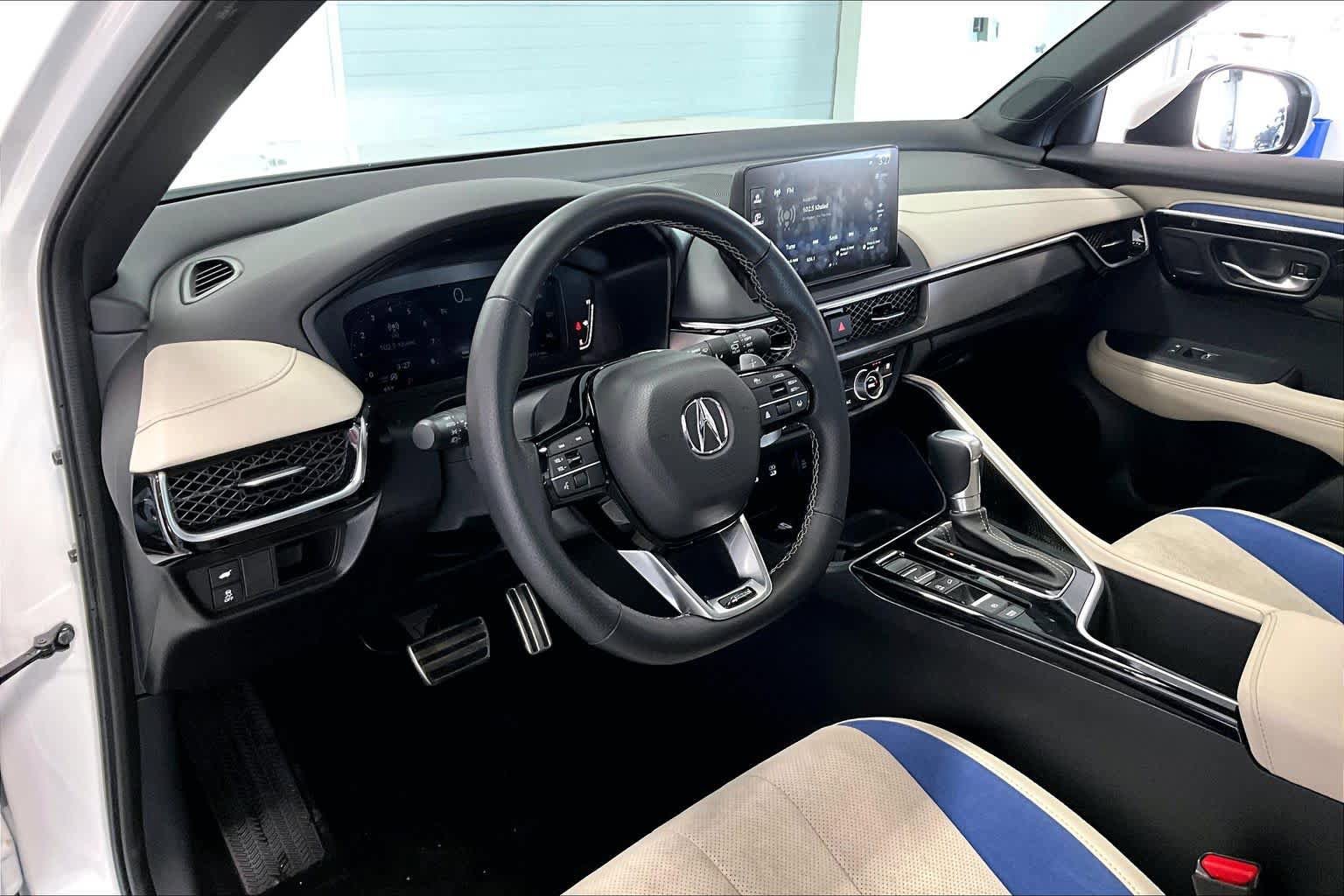Used 2025 Acura ADX A-Spec image 2