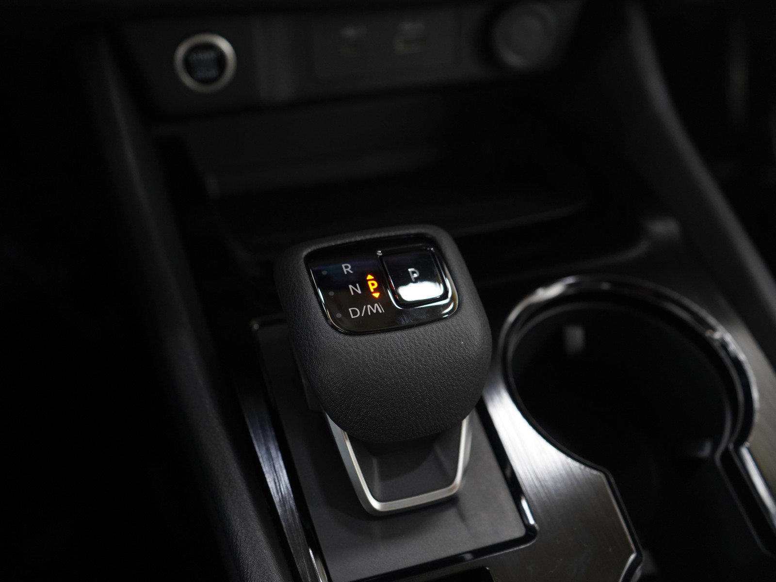 Used 2023 Nissan Rogue SV w/ SV Premium B Package image 24