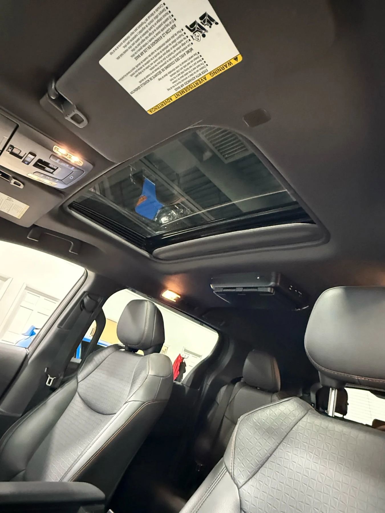 Used 2022 Toyota Sienna XSE image 4