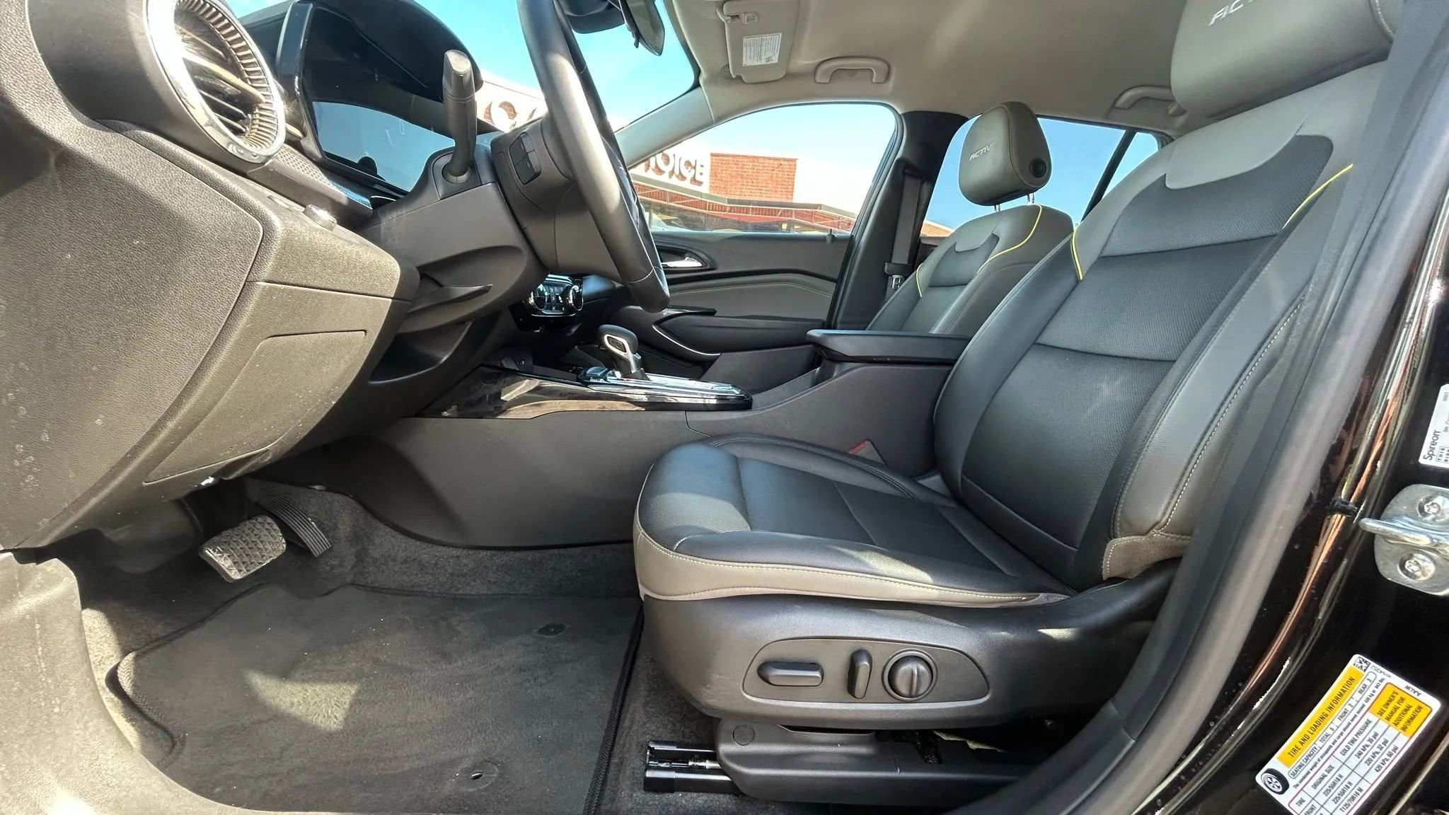 Used 2025 Chevrolet Trax ACTIV w/ Driver Confidence Package image 12