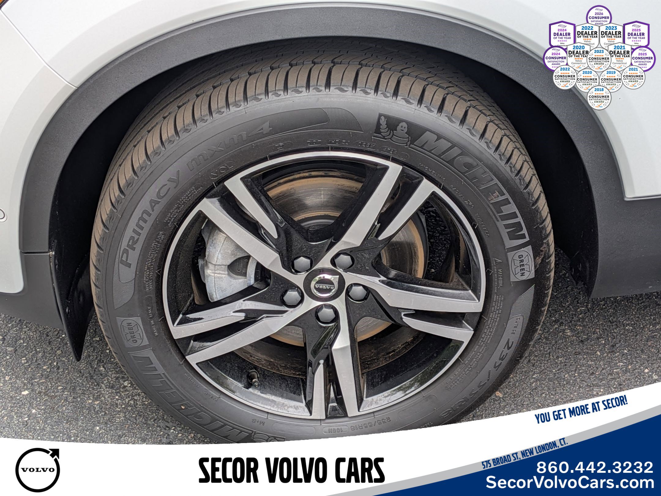 Certified 2023 Volvo XC40 B5 Plus w/ Driver Assist Package AWD/4WD image 30