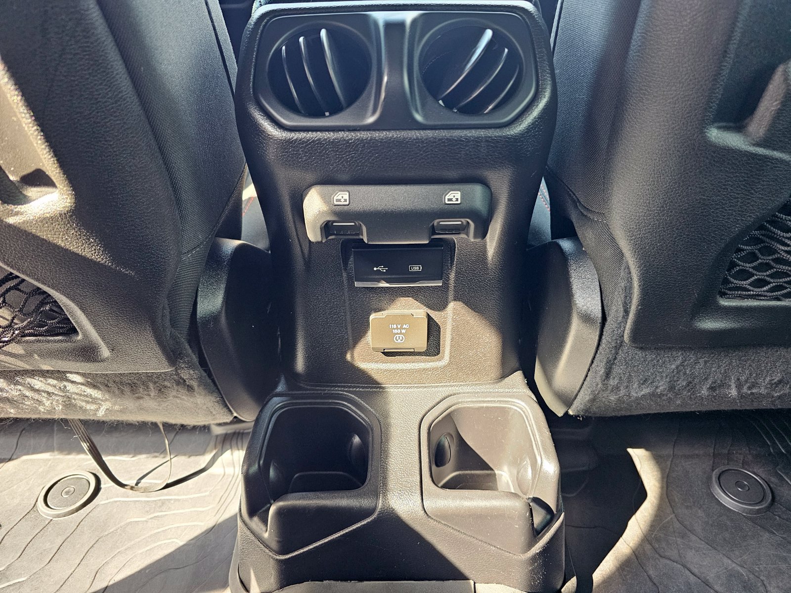 Used 2018 Jeep Wrangler Unlimited Rubicon AWD/4WD image 28