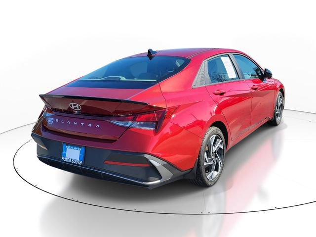 Used 2025 Hyundai Elantra Sport image 6