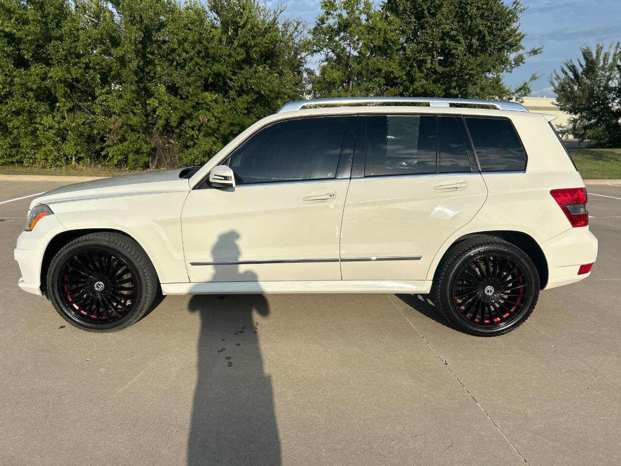 Used 2011 Mercedes-Benz GLK 350 4MATIC image 9