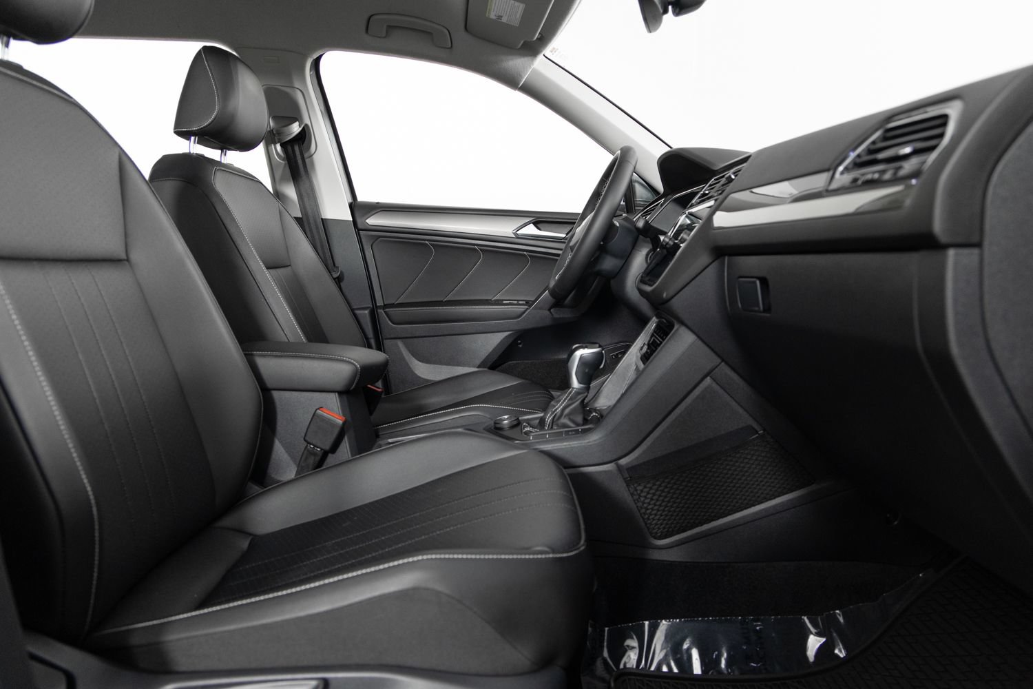 Used 2022 Volkswagen Tiguan SE AWD/4WD image 27