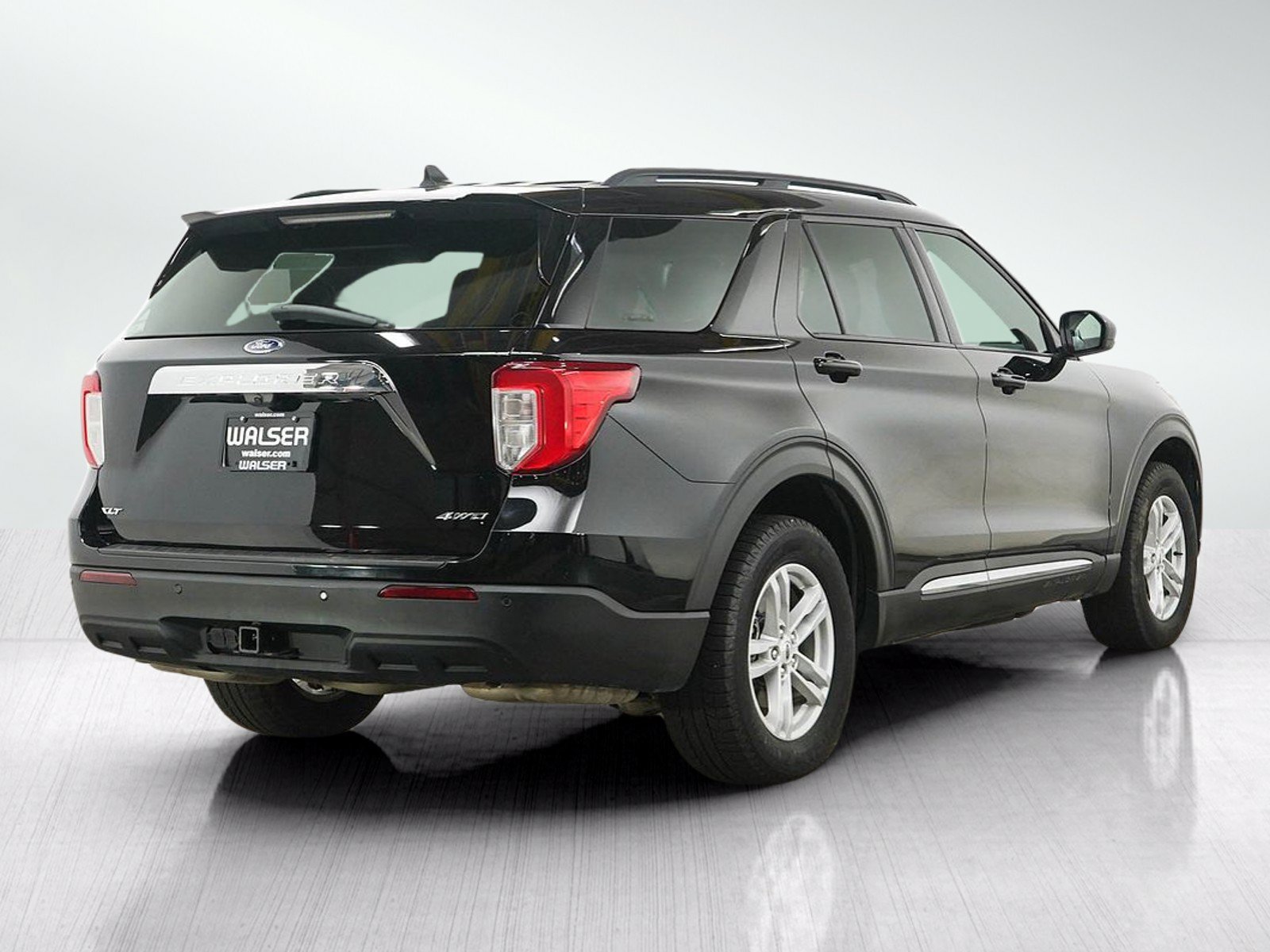 Used 2023 Ford Explorer XLT w/ Class IV Trailer Tow Package AWD/4WD image 5