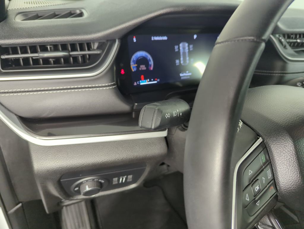 Used 2023 Jeep Grand Cherokee Altitude image 21