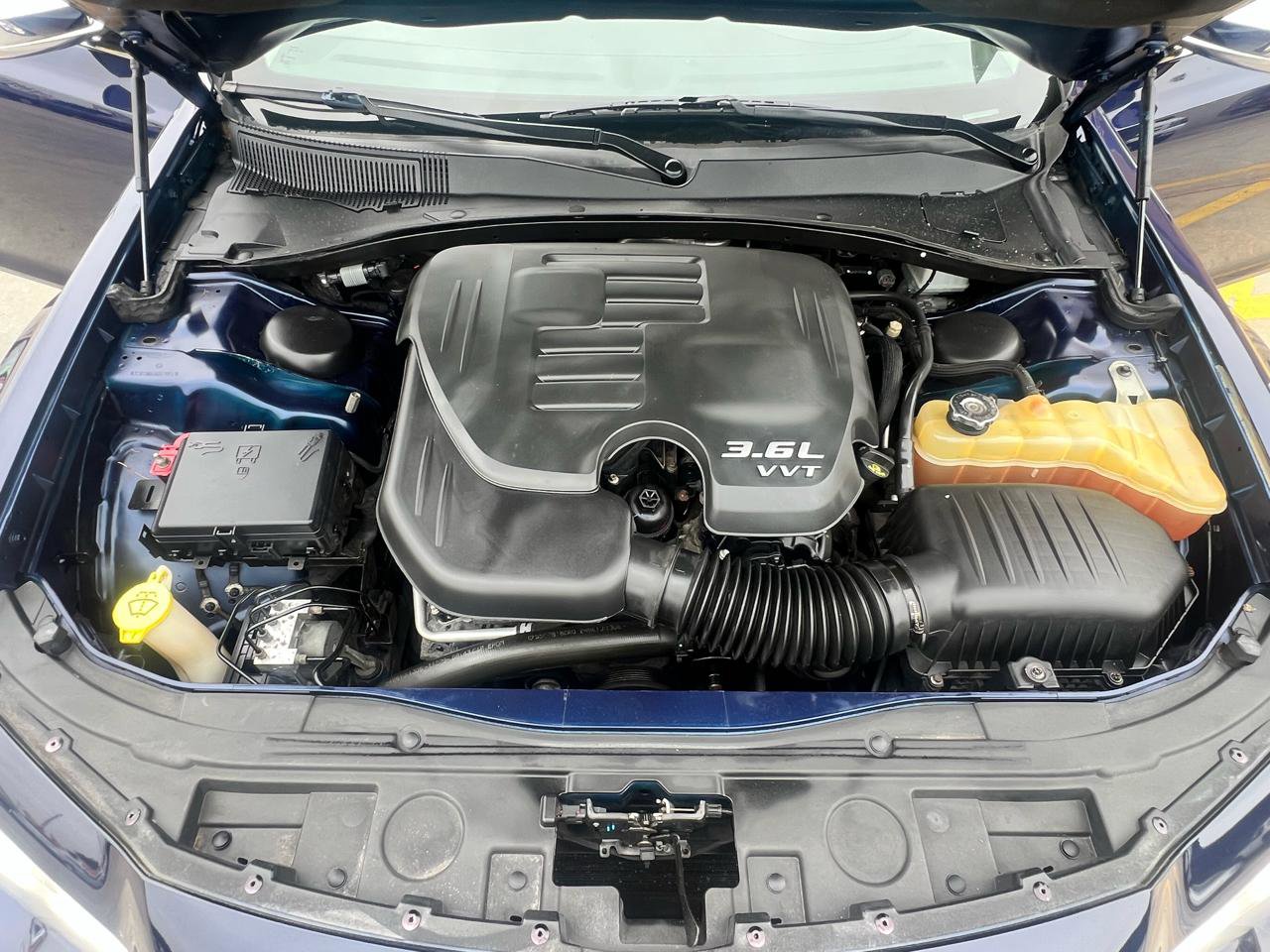 Used 2016 Chrysler 300 C AWD/4WD image 36