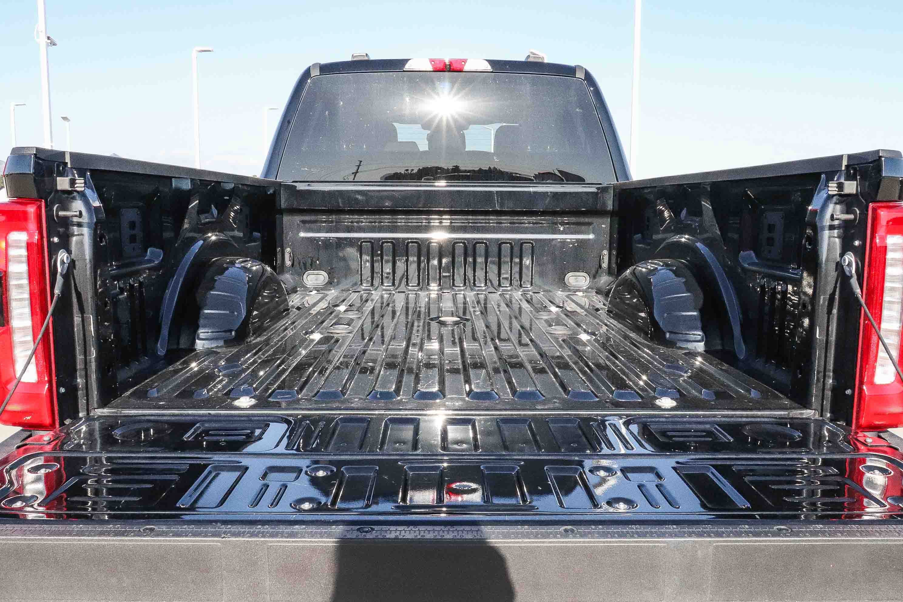 Used 2025 Ford F250 Lariat AWD/4WD image 26