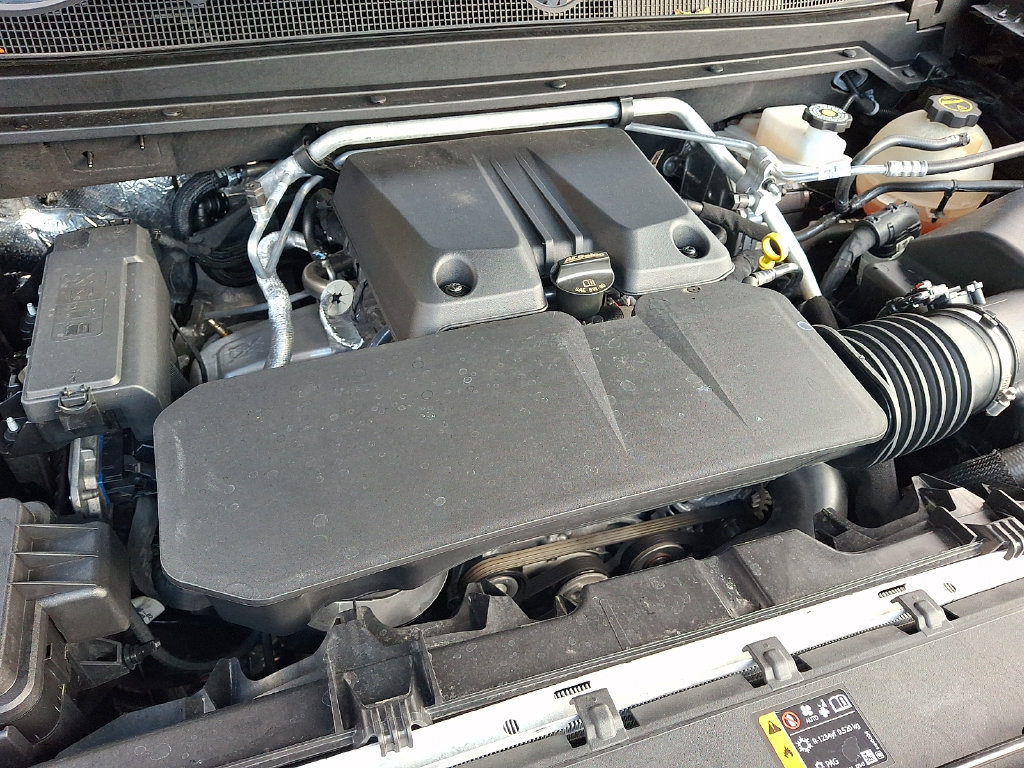 Used 2024 Chevrolet Colorado ZR2 w/ Safety Package AWD/4WD image 28