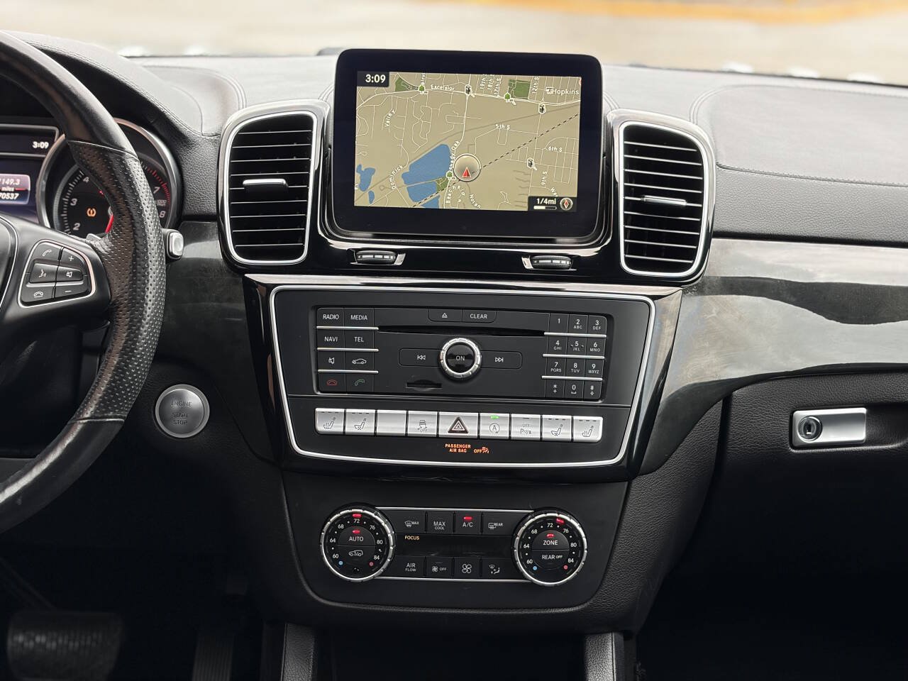 Used 2017 Mercedes-Benz GLS 550 4MATIC image 27