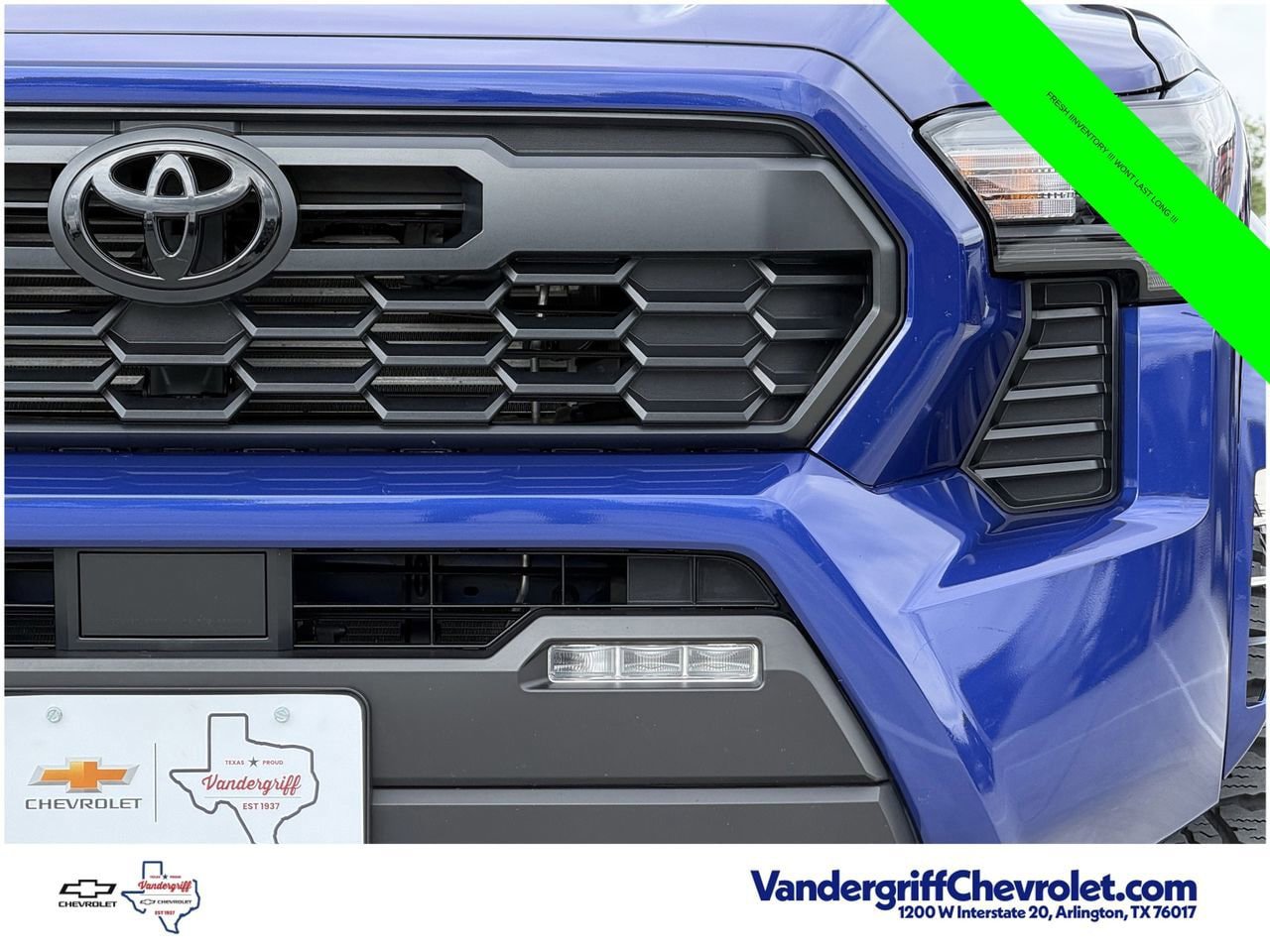 Used 2025 Toyota Tacoma TRD Sport AWD/4WD image 8