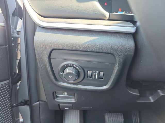 New 2025 Jeep Grand Cherokee Limited w/ Trailer Tow Package image 29