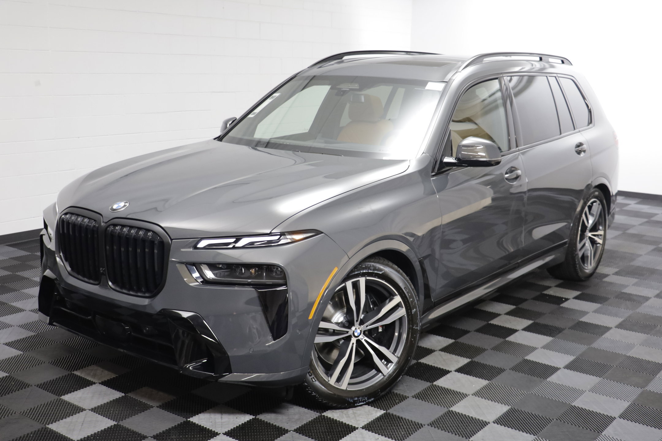 New 2027 BMW X7 xDrive40i w/ M Sport Package AWD/4WD image 2