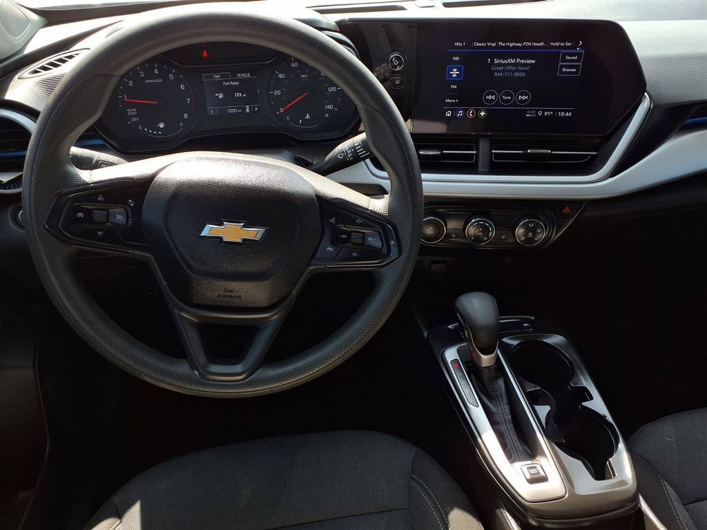 Used 2026 Chevrolet Trax LS w/ LS Convenience Package FWD image 14
