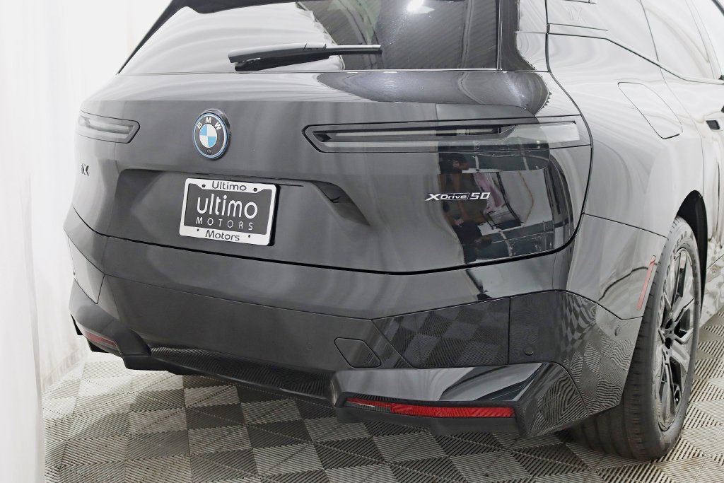 Used 2024 BMW iX xDrive50 w/ Sport Package AWD/4WD image 12