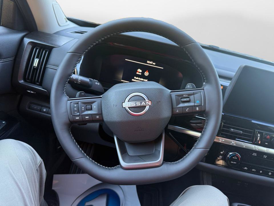 New 2026 Nissan Pathfinder Platinum FWD image 10
