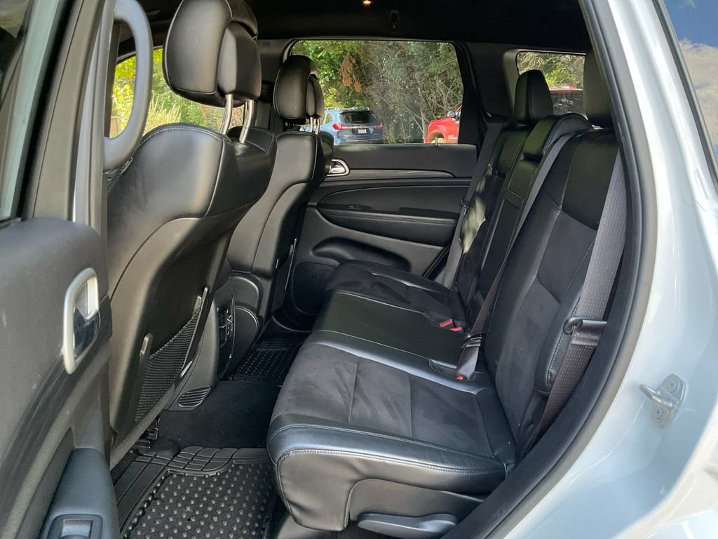 Used 2019 Jeep Grand Cherokee Laredo w/ Laredo X Package AWD/4WD image 30