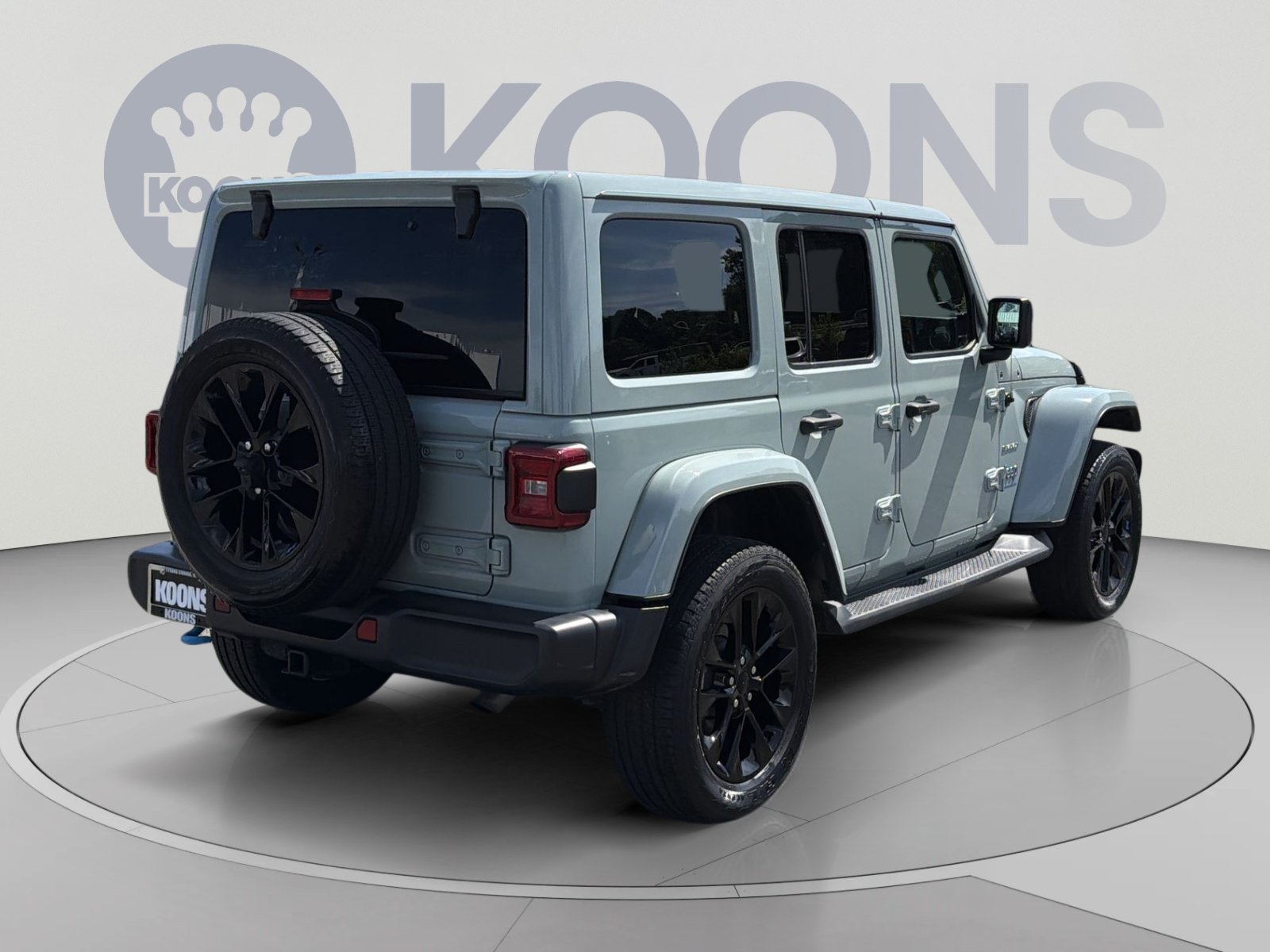 Used 2023 Jeep Wrangler Unlimited Sahara w/ Cold Weather Group AWD/4WD image 7