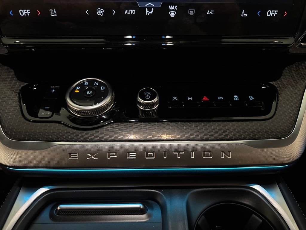 New 2026 Ford Expedition Platinum w/ Stealth Appearance Package AWD/4WD image 15