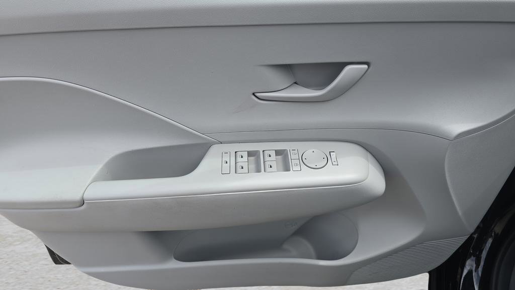 Certified 2024 Hyundai Kona SE FWD image 16