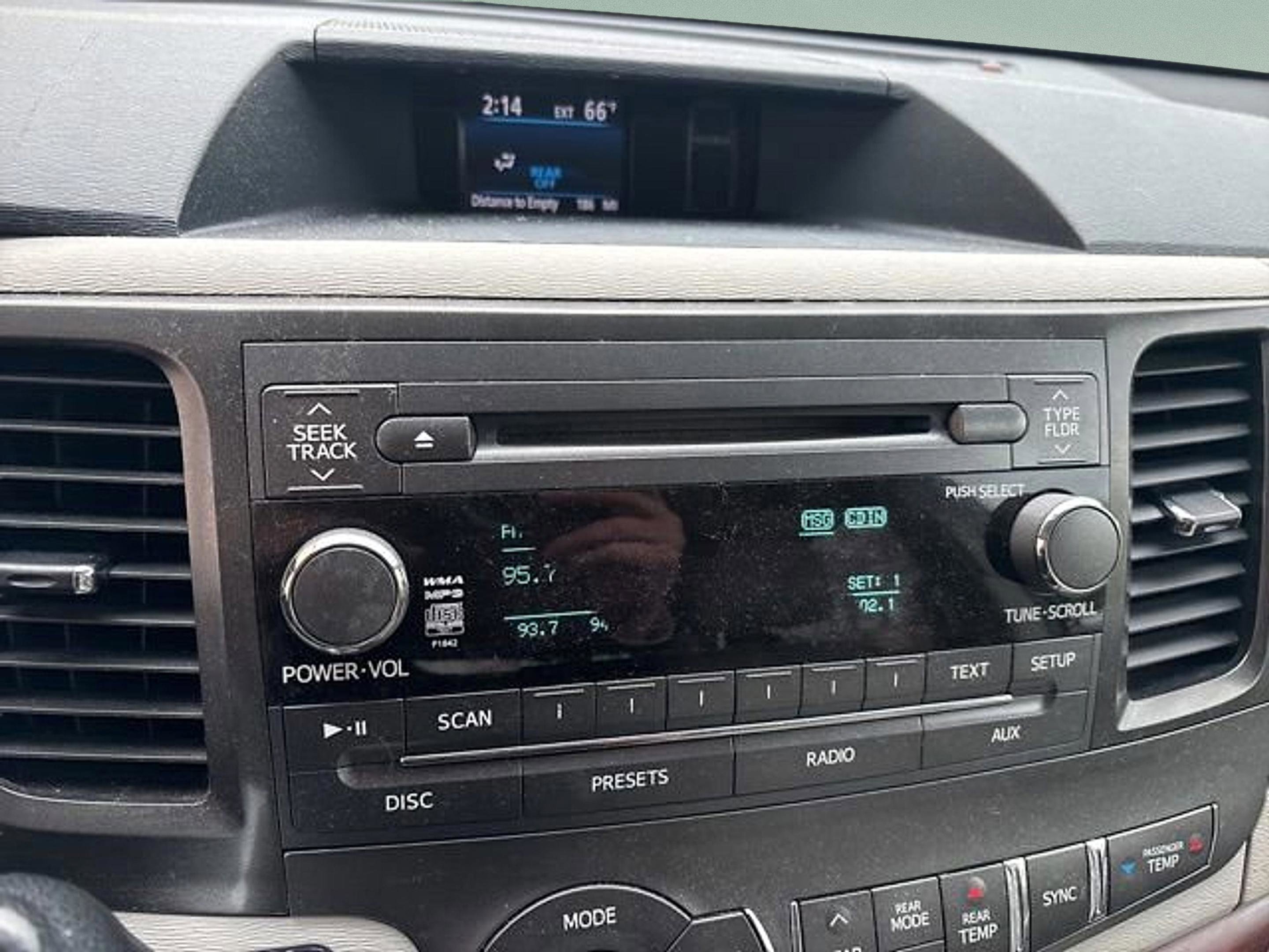 Used 2013 Toyota Sienna XLE FWD image 17