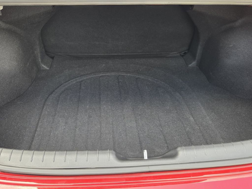 Certified 2025 Hyundai Elantra Sport image 14