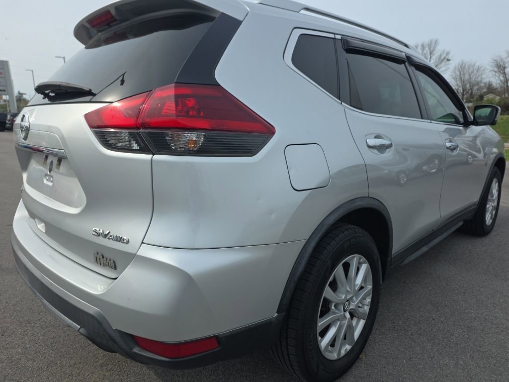 Used 2018 Nissan Rogue SV w/ Premium Package AWD/4WD image 5