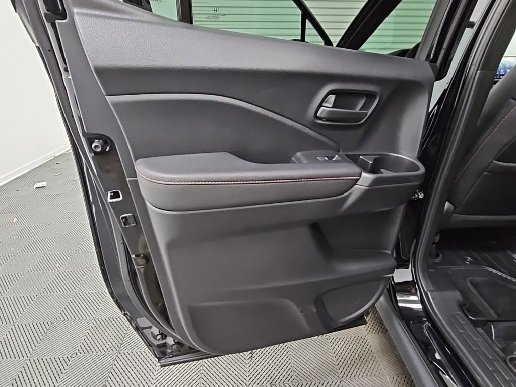 Used 2025 Honda Ridgeline TrailSport image 35
