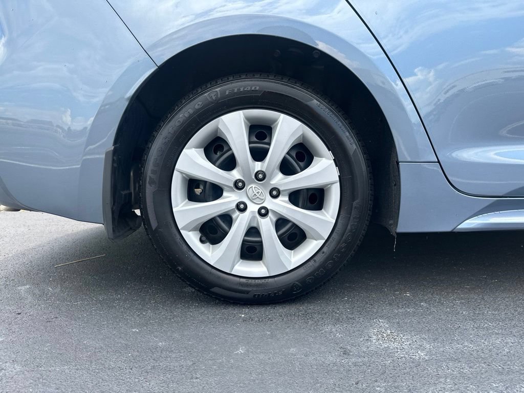 Certified 2025 Toyota Corolla LE FWD image 34