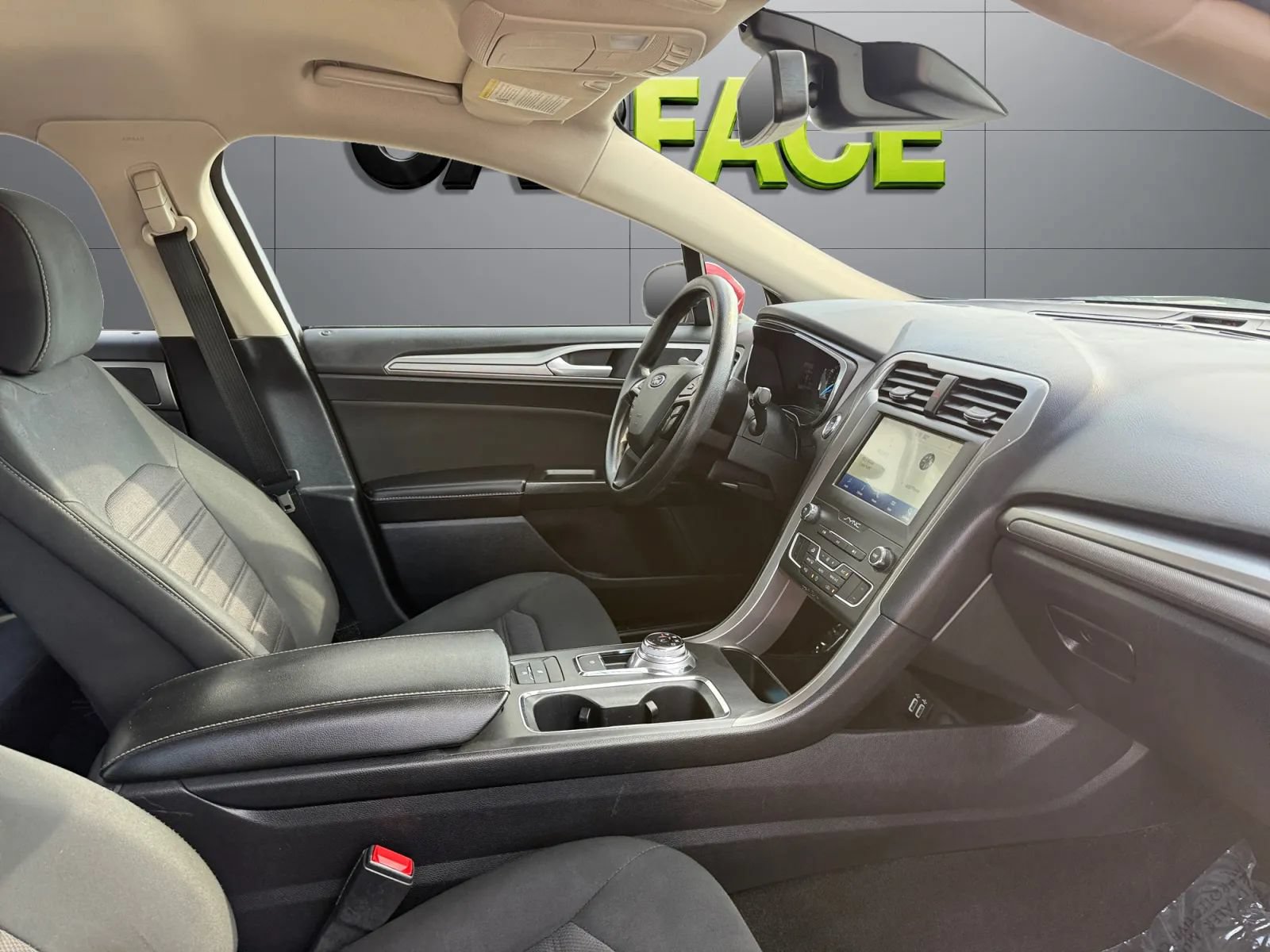 Used 2020 Ford Fusion SE FWD image 23