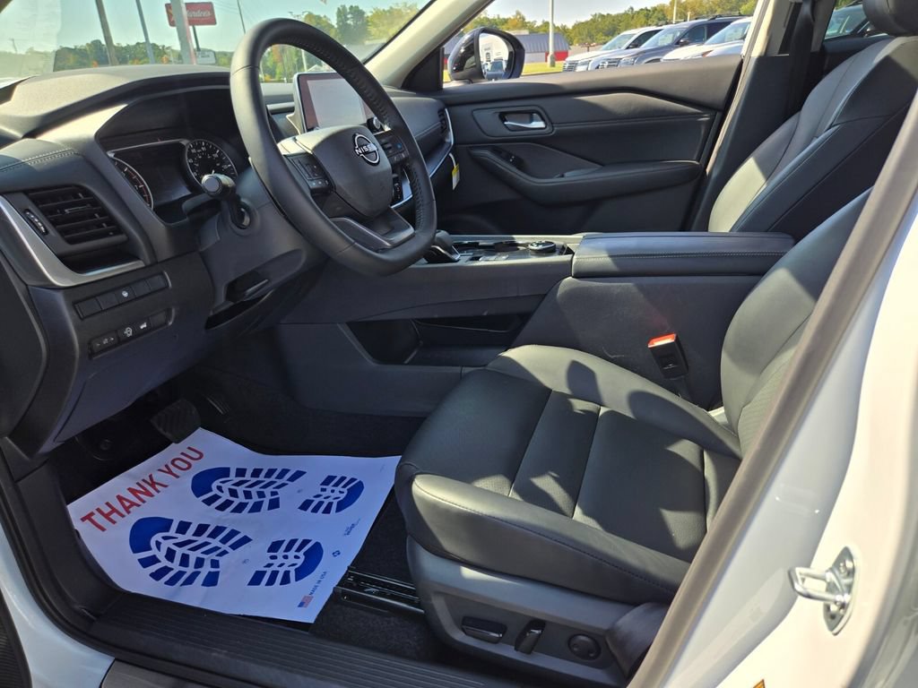 Certified 2026 Nissan Rogue Dark Armor AWD/4WD image 9