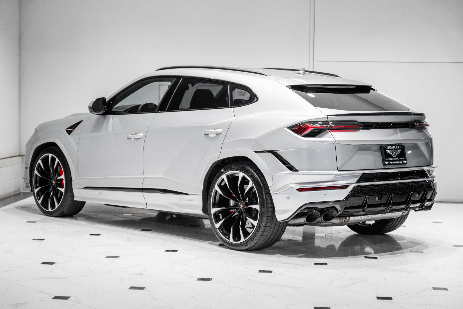 Used 2024 Lamborghini Urus S image 7
