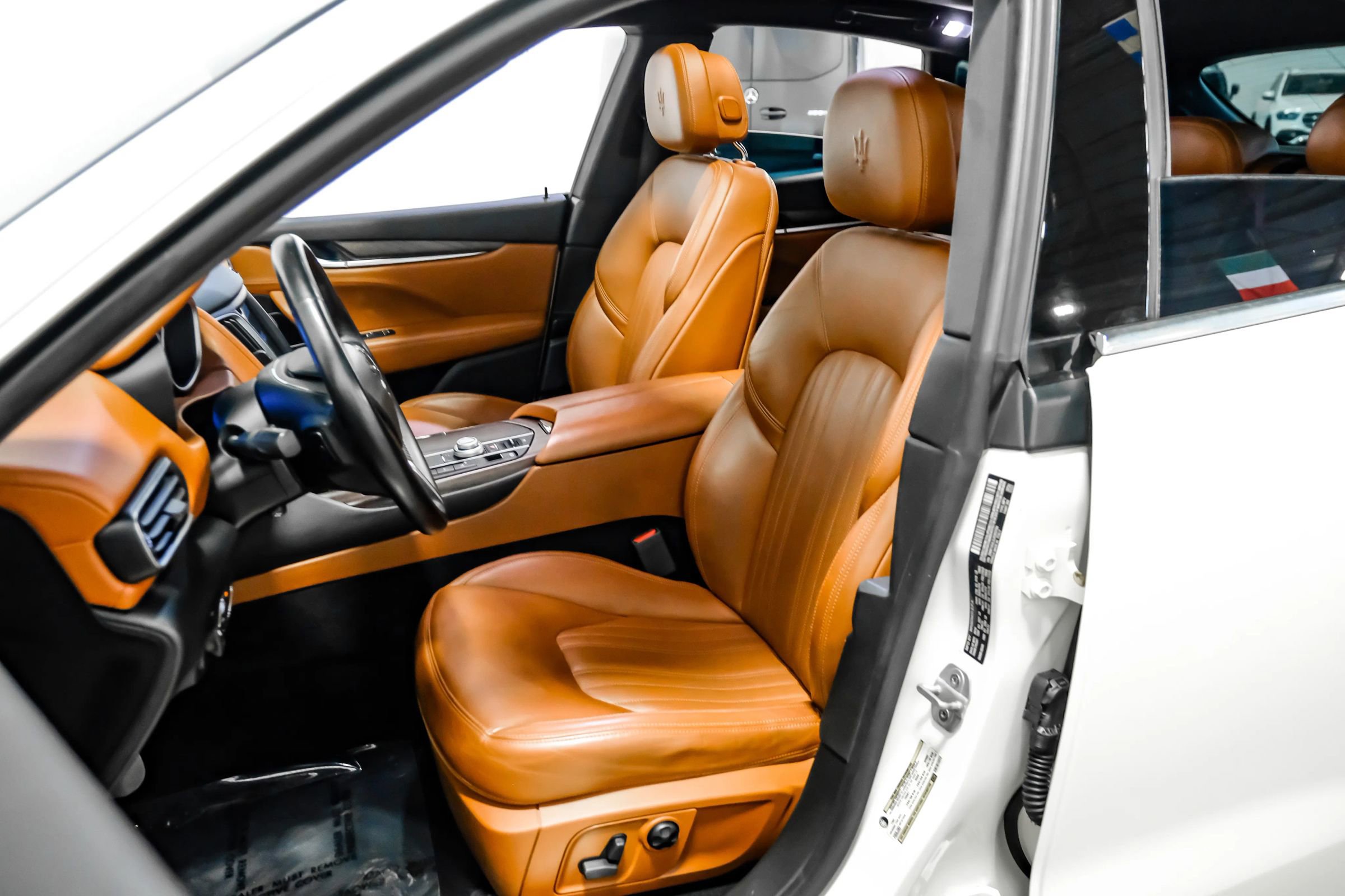 Used 2018 Maserati Levante GranLusso image 31