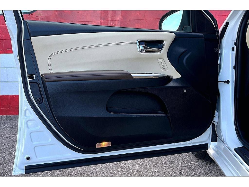 Used 2016 Toyota Avalon Limited w/ Toyota Safety Sense Package FWD image 19