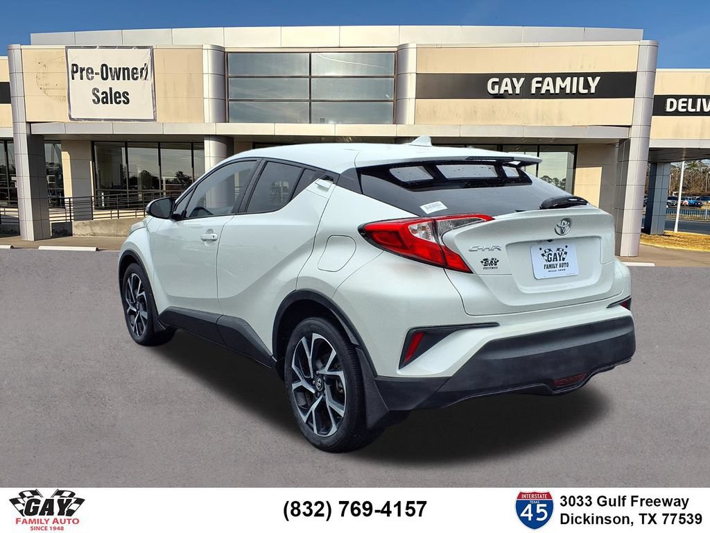Used 2018 Toyota C-HR XLE FWD image 2
