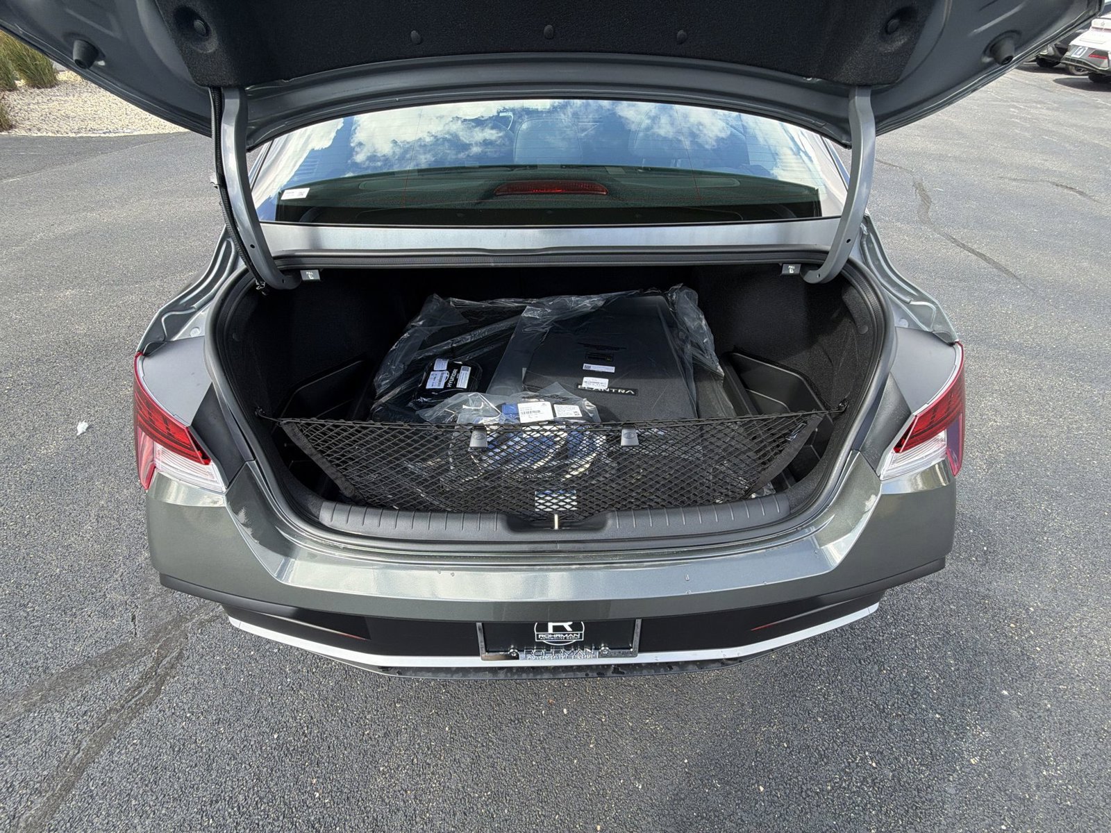 New 2026 Hyundai Elantra Limited FWD image 24