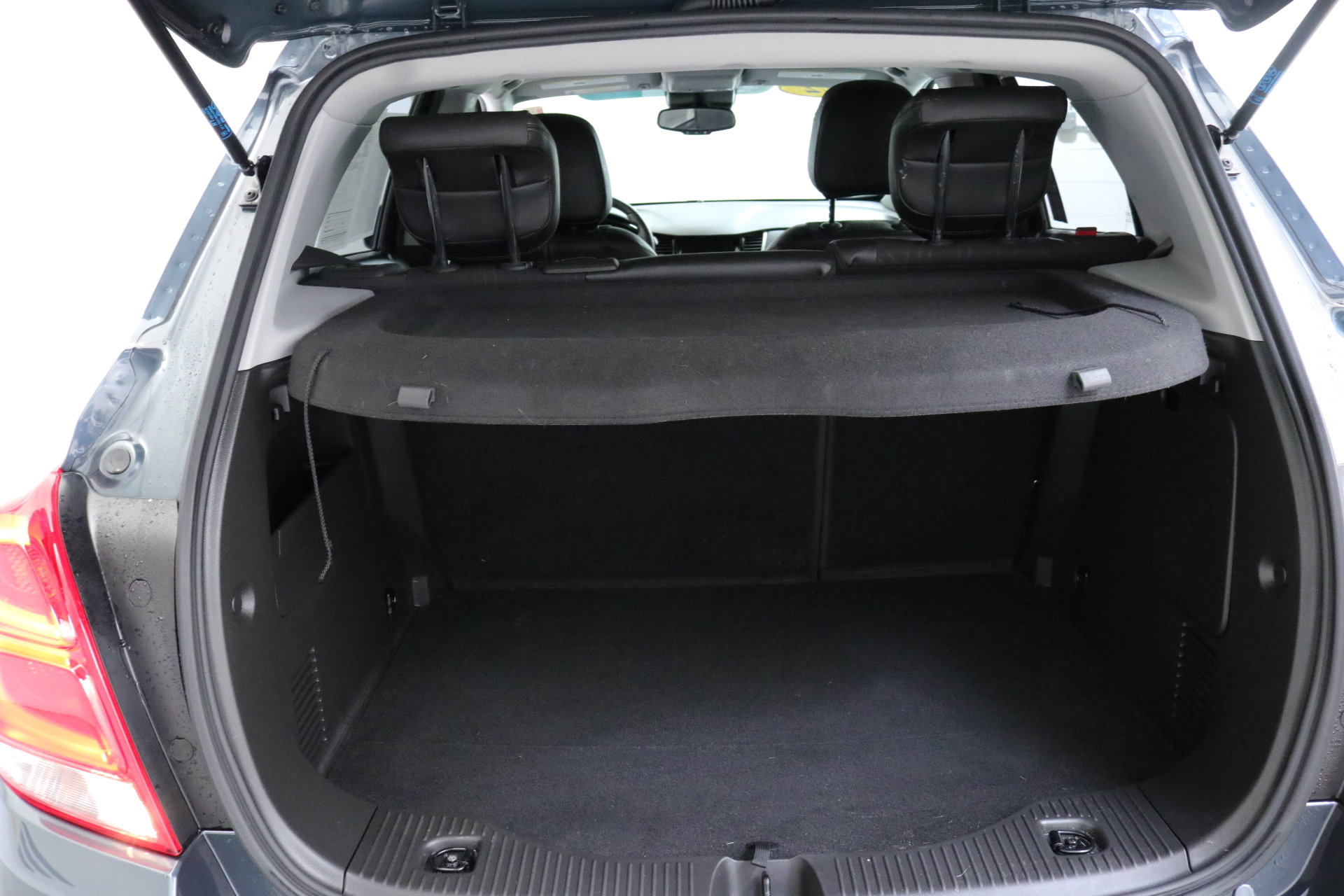 Certified 2022 Chevrolet Trax LT w/ LT Convenience Package image 29