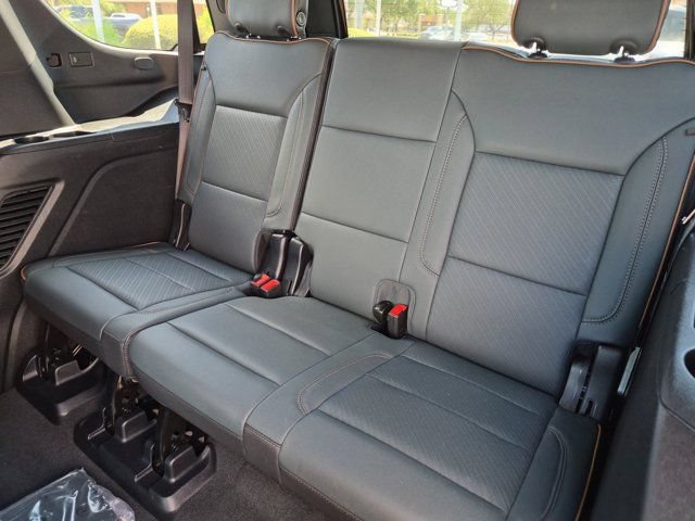 Used 2025 GMC Yukon AT4 w/ Premium Trailering Package AWD/4WD image 15