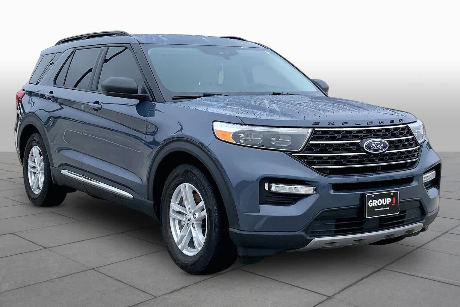 Used 2021 Ford Explorer XLT w/ Equipment Group 202A RWD image 3