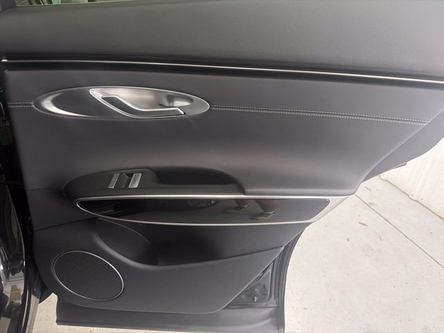 Used 2025 Genesis GV70 2.5T AWD/4WD image 19