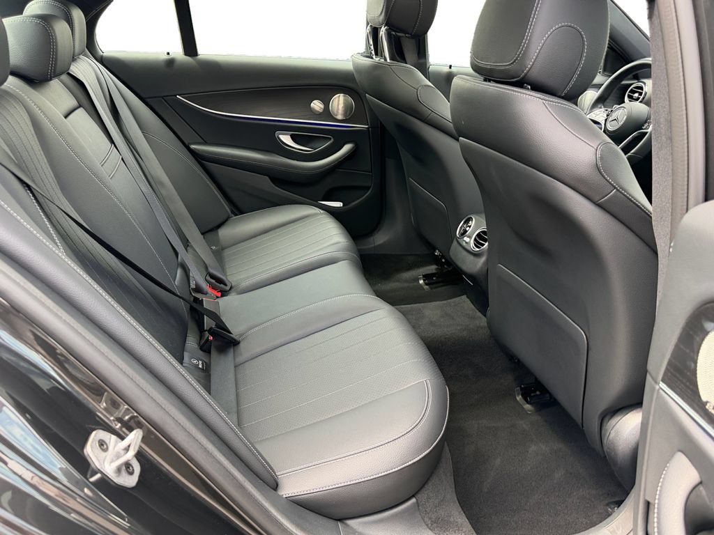 Used 2023 Mercedes-Benz E 350 4MATIC Sedan image 9