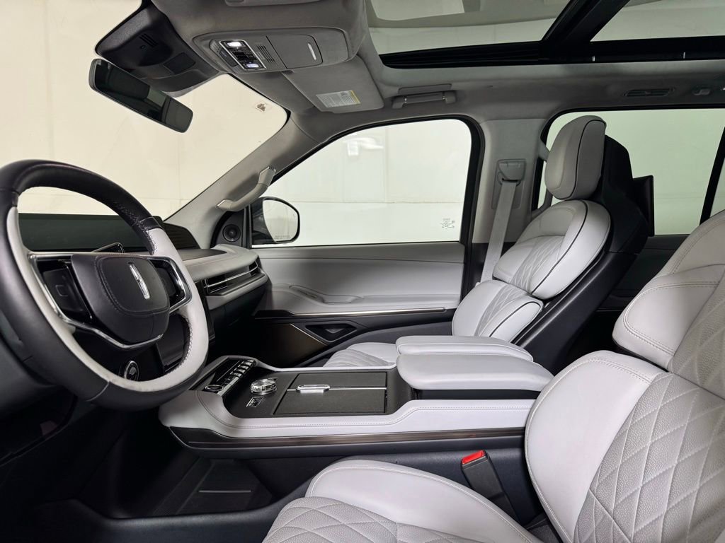 Certified 2025 Lincoln Navigator L Black Label AWD/4WD image 39