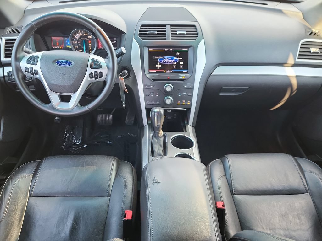 Used 2013 Ford Explorer XLT AWD/4WD image 16
